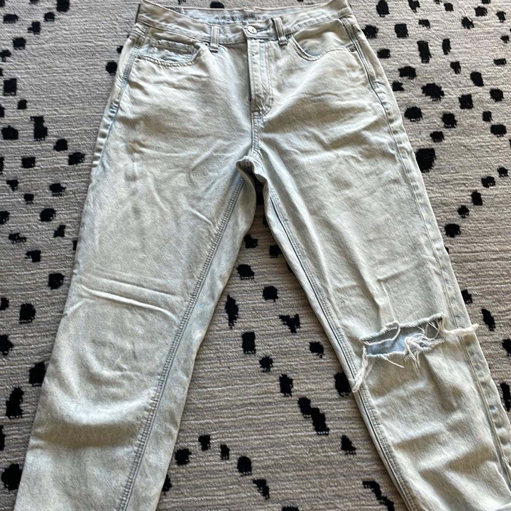 American eagle distressed jeans